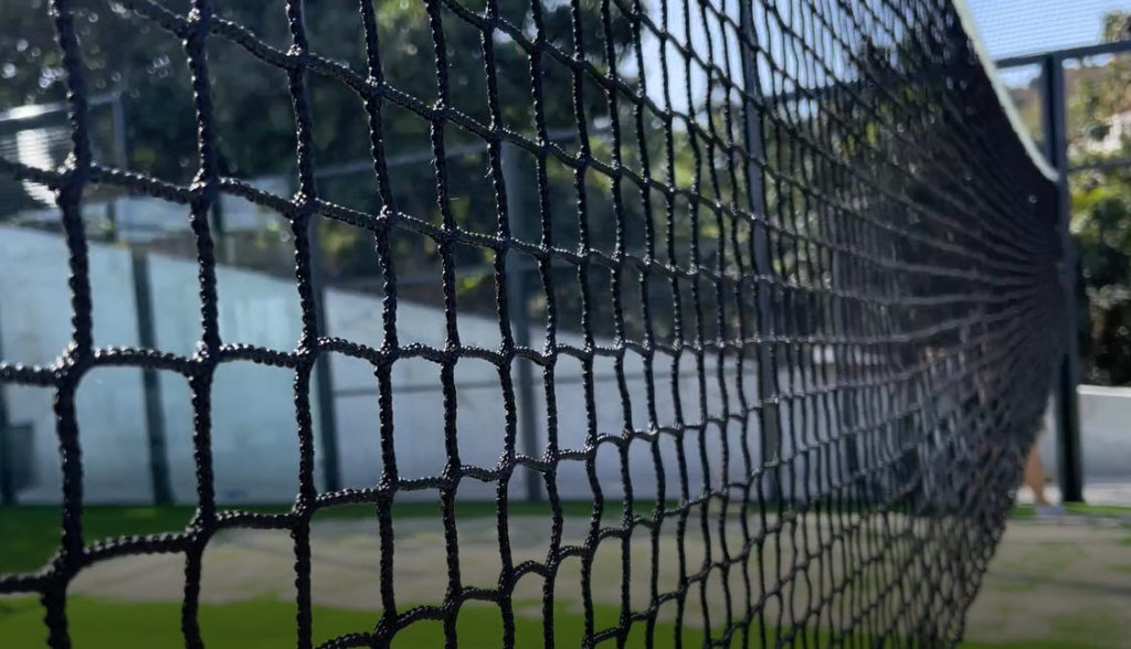 Removable and adjustable middle net (Patented)