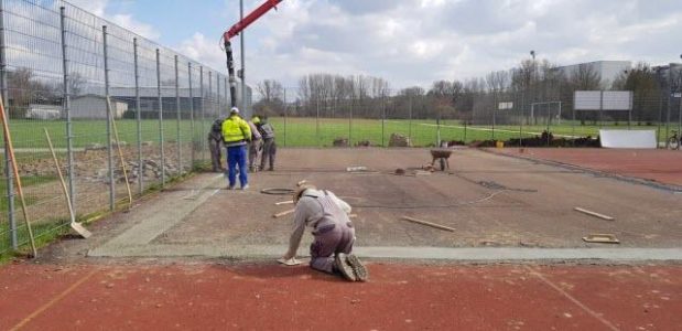 Stillgelegte Spielfelder in Padelplätze umbauen